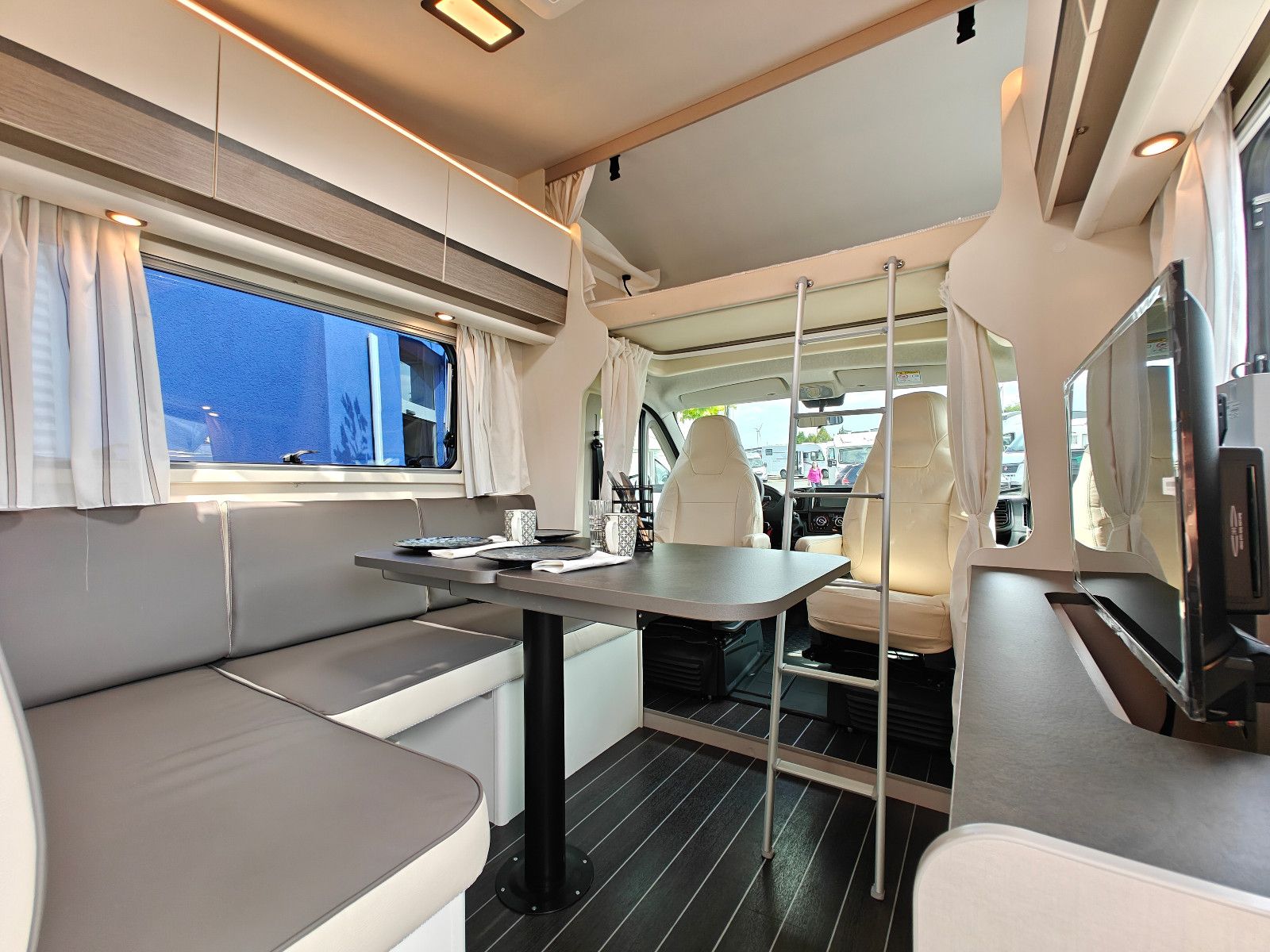 Fahrzeugabbildung XGO Dynamic 39 Lounge - Modell 2025 - SUMMER DEAL!