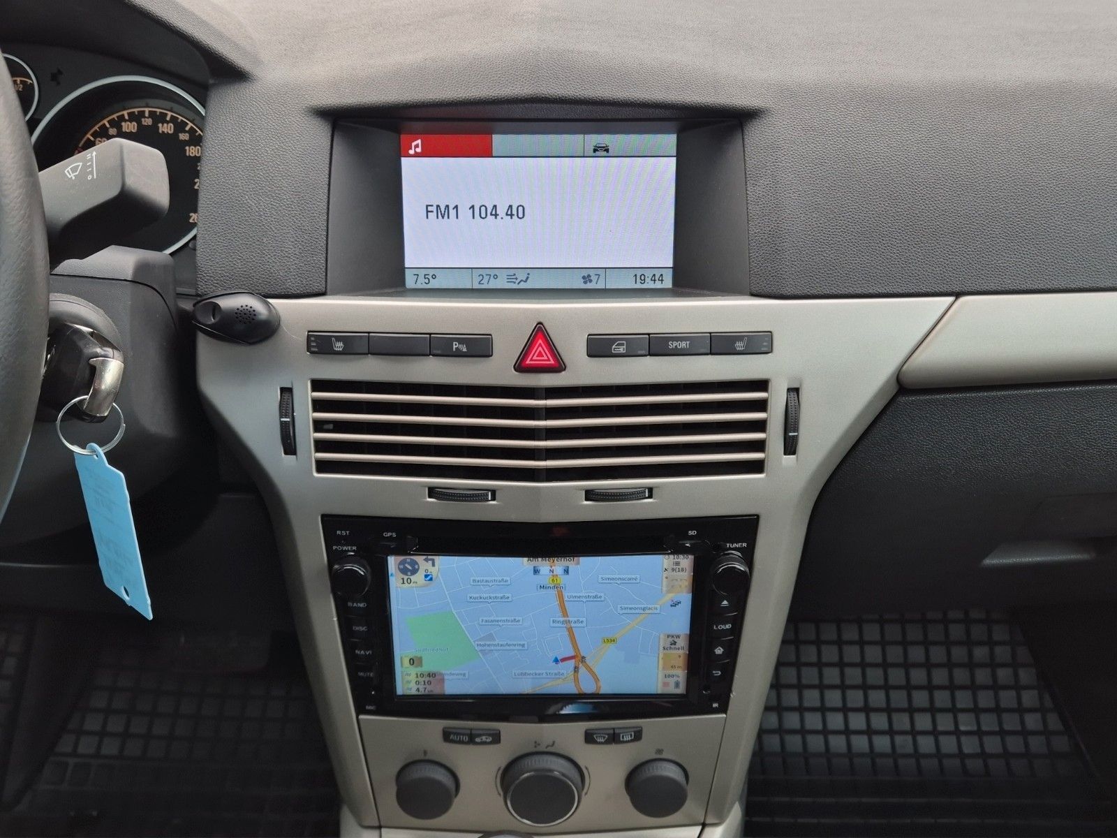 Fahrzeugabbildung Opel ASTRA AUTOMATIK ALU ALLWETT NAVI AHK KLIMA 2.HD