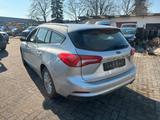 Ford Focus 1.0 Turnier Titanium +Aut+Navi+Klima+Alu - Ford: Unfallwagen