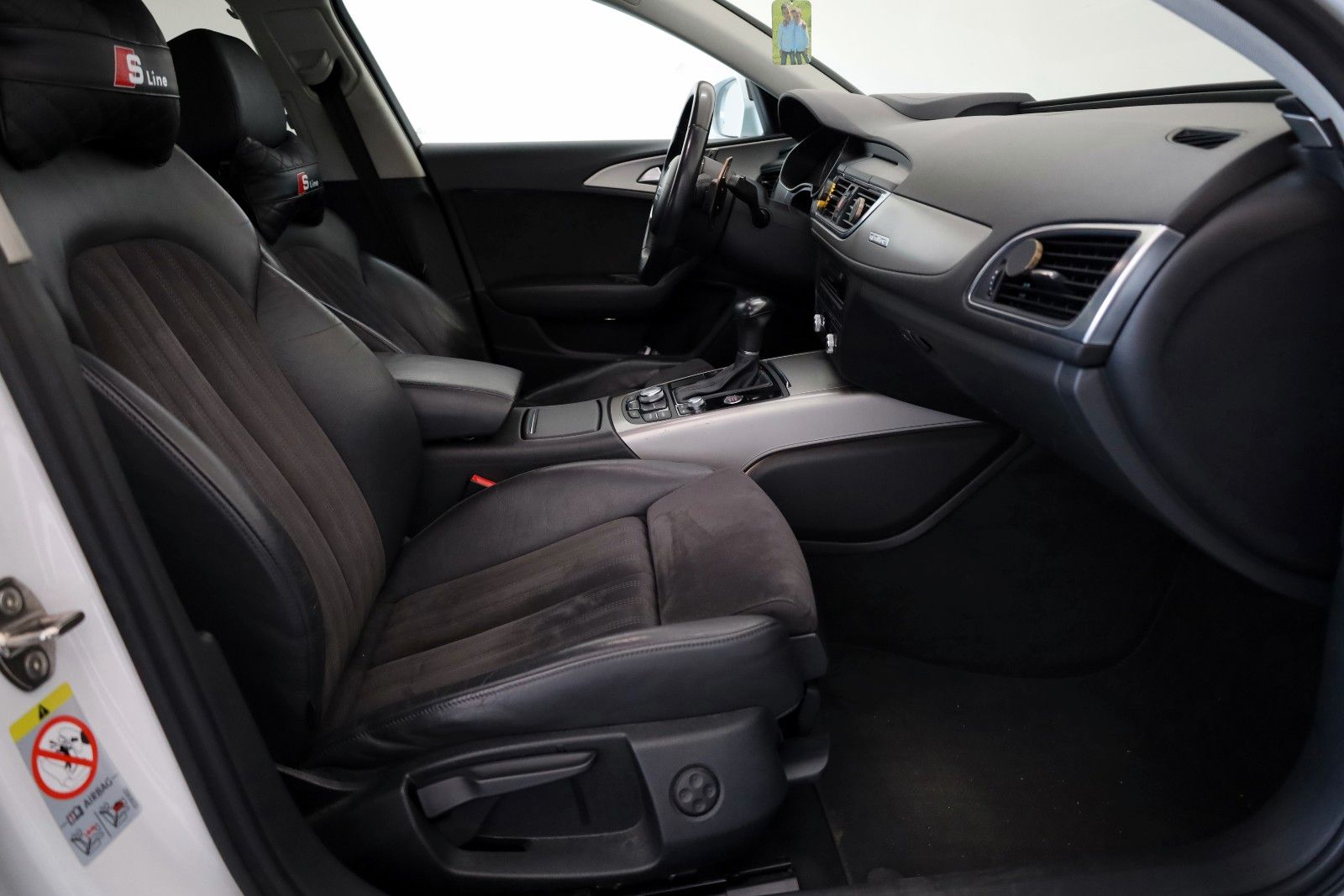 Fahrzeugabbildung Audi A6 Avant 3.0 TDI quattro S-Line,HUD,BOSE