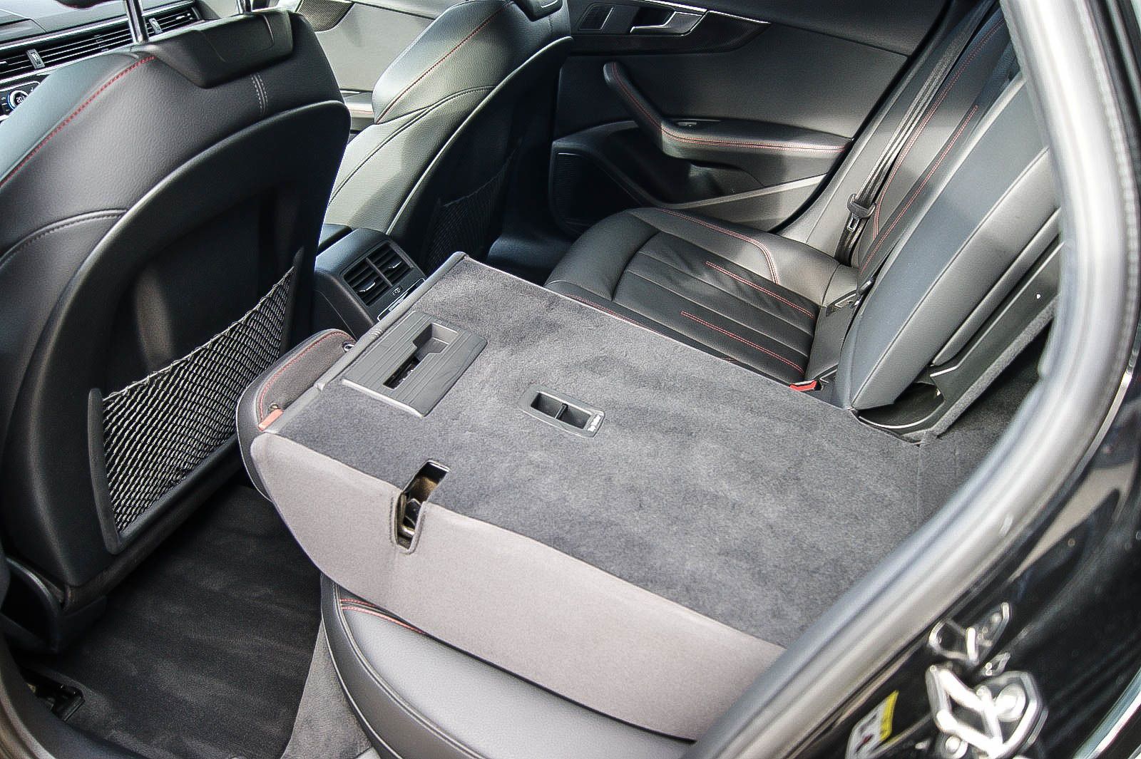 Fahrzeugabbildung Audi A4 Avant 50 TDI quattro S-Line Black B&O 1.HAND