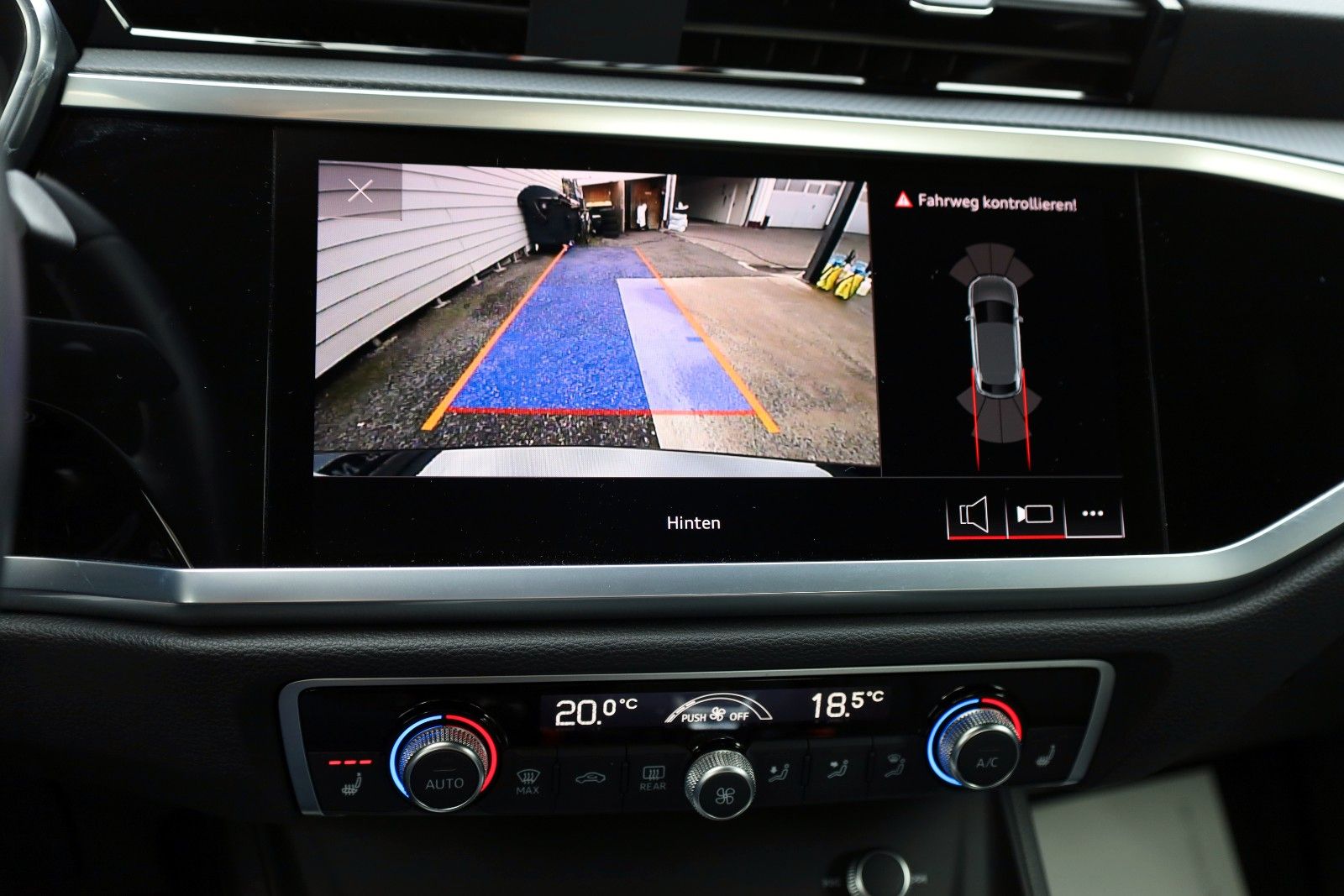 Fahrzeugabbildung Audi Q3 Sportback 45 TFSI e, Leder,Navi,SH,Kamera,AHK