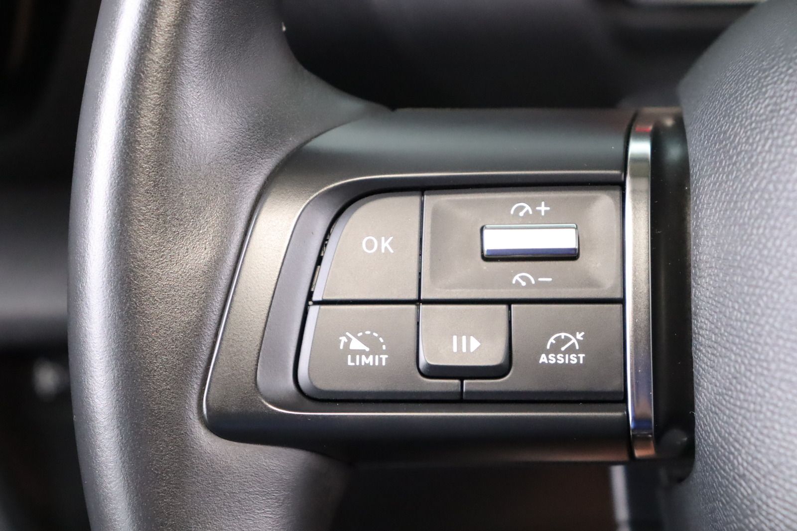 Fahrzeugabbildung Citroën C4 1.2i Feel Pack * LED * Navi * LRHZ *