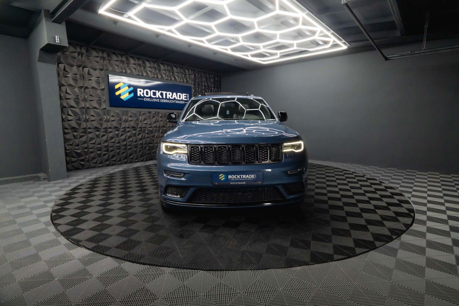 Fahrzeugabbildung Jeep Grand Cherokee 3.6 4x4 LIMITED X *Pano*LED*19%*