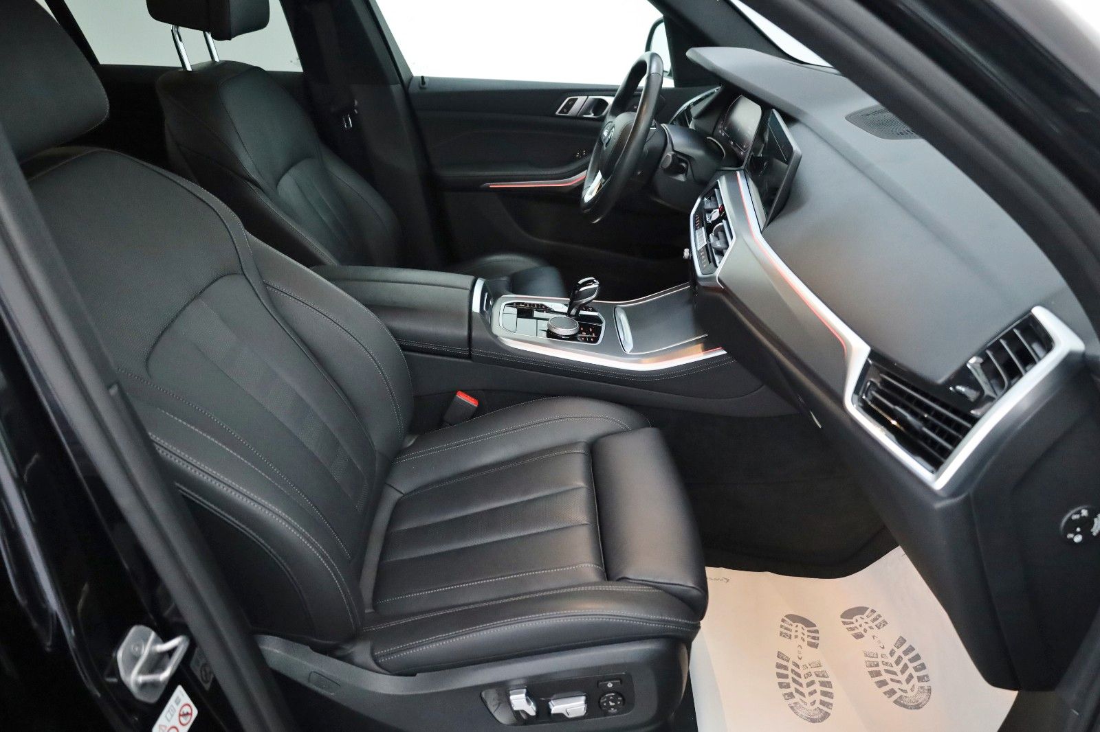 Fahrzeugabbildung BMW X5 xDrive 30d, Leder,Navi,LED,SH,HUD,360Kam.,ACC