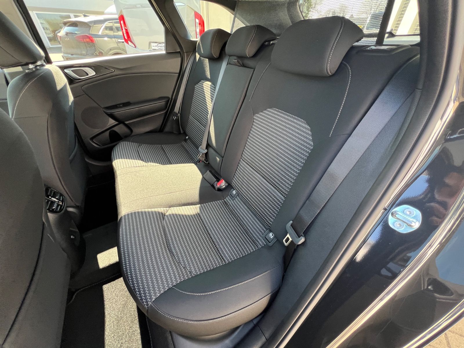 Fahrzeugabbildung Kia Ceed Sportswagon 1.5 T-GDI Ultimate Edition