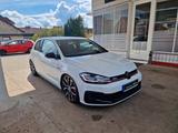 Volkswagen Golf VII Lim. GTI BMT/Start-Stopp Virtual Kamera - Volkswagen Golf: Coupé