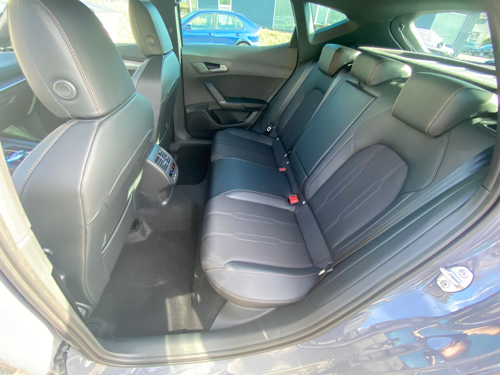 Fahrzeugabbildung CUPRA Formentor 1.5 eTSI  DSG *EDGE*WINTERP.*AHZV-Vb.