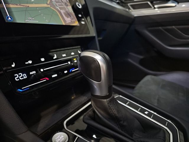 Fahrzeugabbildung Volkswagen Passat Variant 1.4 DSG Hybrid GTE UPE 62TEUR PAN