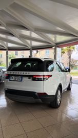 Land-Rover Discovery - 4