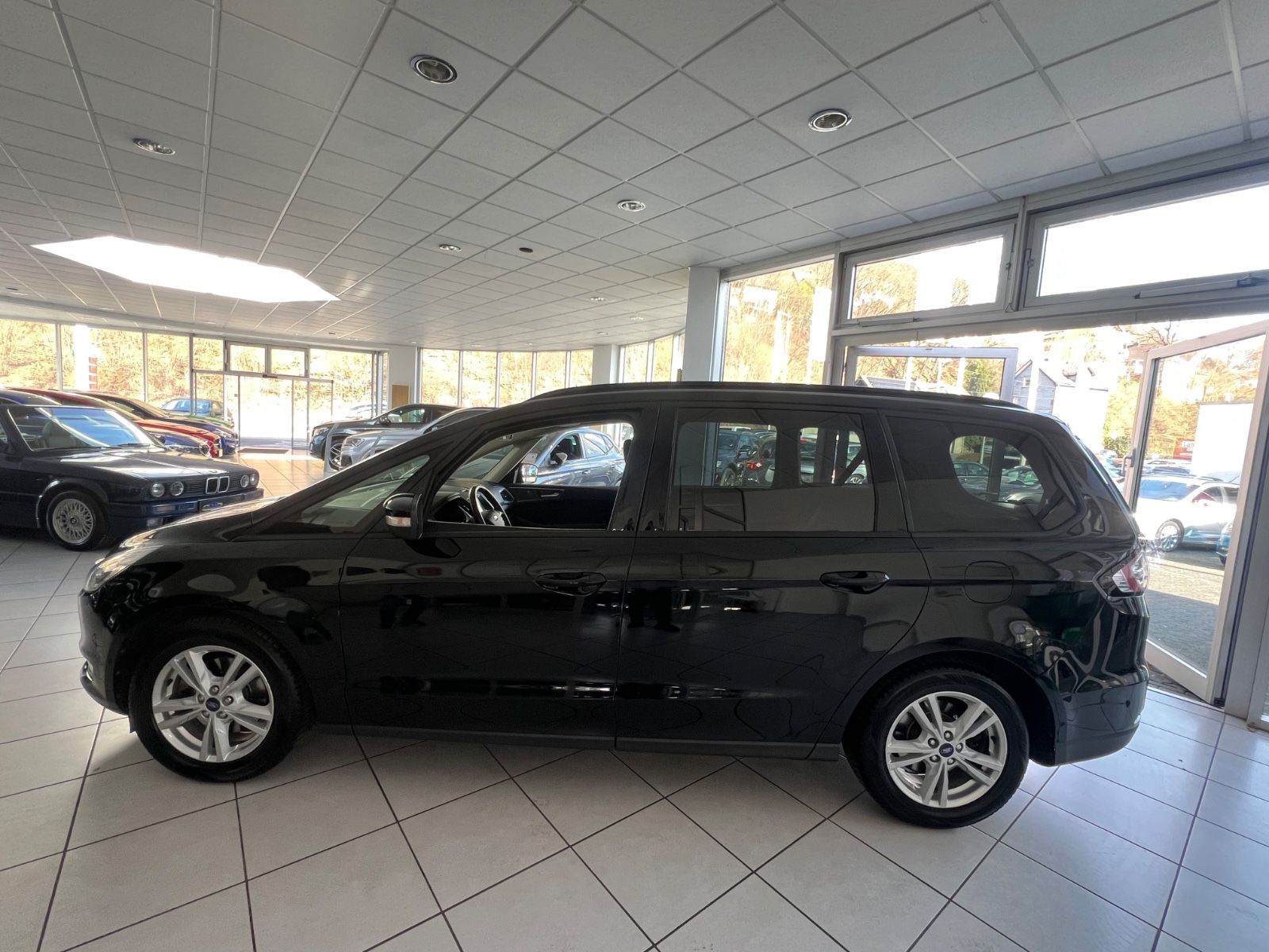 Fahrzeugabbildung Ford Galaxy Business 2.0 TDCI * 7.Sitzer * NAVI *