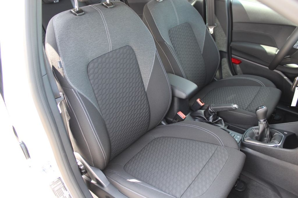 Fahrzeugdetailseite 7 Fahrzeugabbildung Ford Fiesta TITANIUM