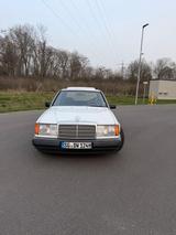Mercedes-Benz Mercedes W124 200D| Erstlack | Rostfrei | 165tkm - Mercedes-Benz W124 aus dem Jahr 1987