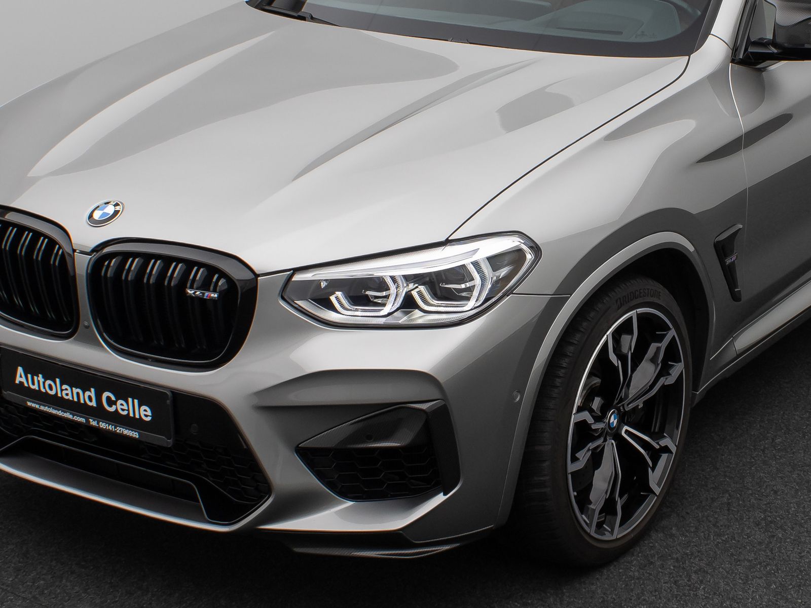 Fahrzeugabbildung BMW X4 M Panorama 360°HUD DAB H/K Individual 21Zoll