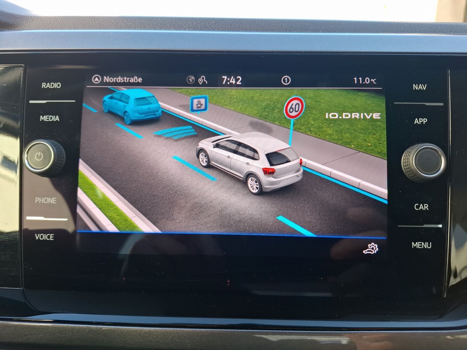 Fahrzeugabbildung Volkswagen Polo TSI Style Matrix Navi AID ACC PDC SH LM