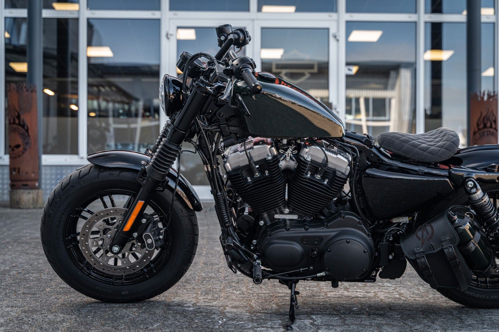 Fahrzeugabbildung Harley-Davidson XL1200X SPORTSTER FORTY-EIGHT - KESSTECH- BOBBER