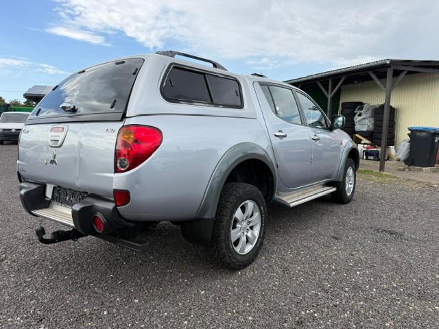 Mitsubishi L200 Invite Doppelkabine 4WD