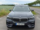 BMW X5 xDrive45e Pano Leder Luftfeder - BMW X5 mit Hybrid-Antrieb: Grau, Geländewagen