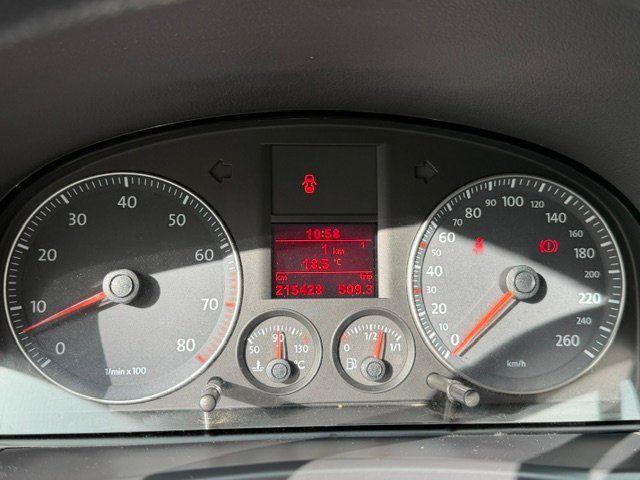 Volkswagen Touran 2009 — photo 12
