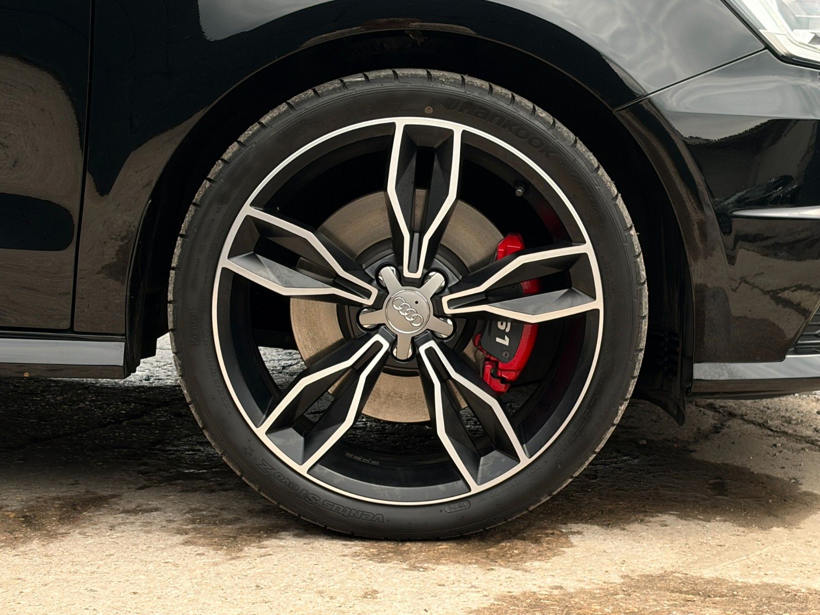 Fahrzeugabbildung Audi S1 2.0 TFSI quattro SHZ PDC Navi Leder Ambiente