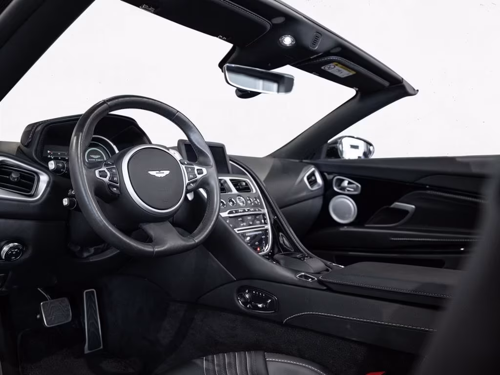 Aston Martin DB11 V8 Volante Aston Martin Hamburg