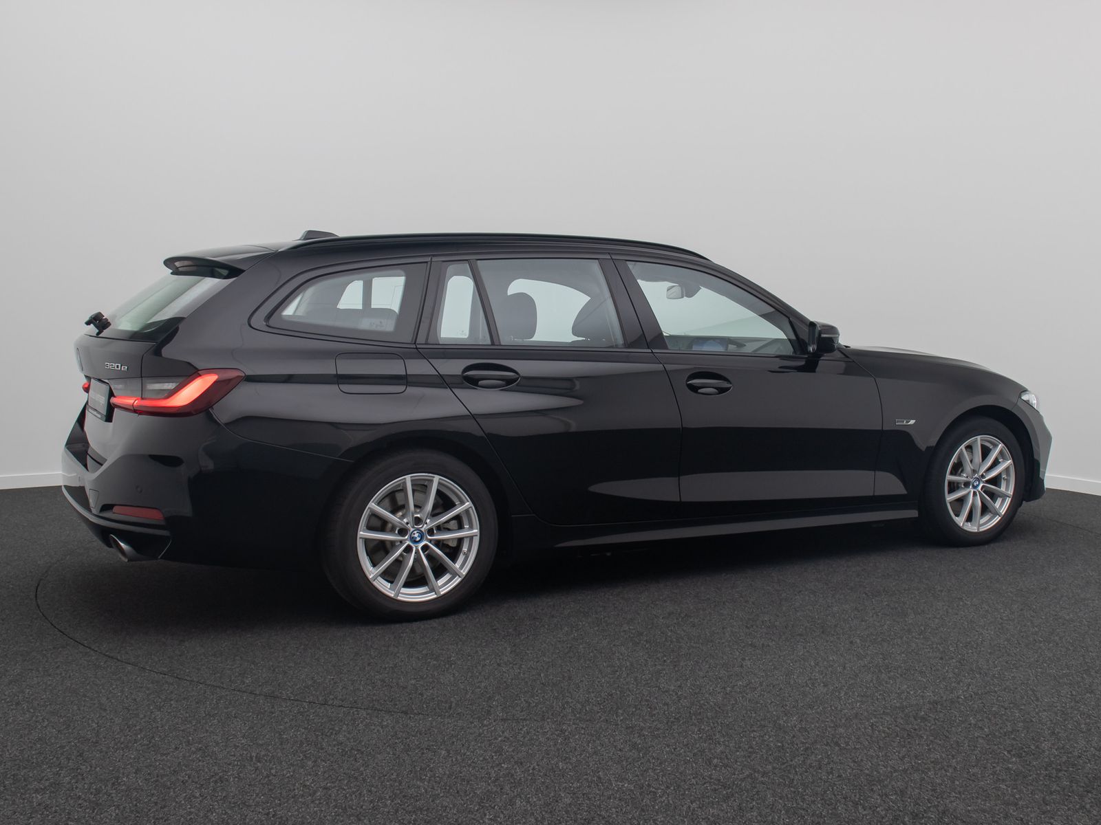 Fahrzeugabbildung BMW 320e Widscreen DAB Cockpit+ PDC GeschwindigReg