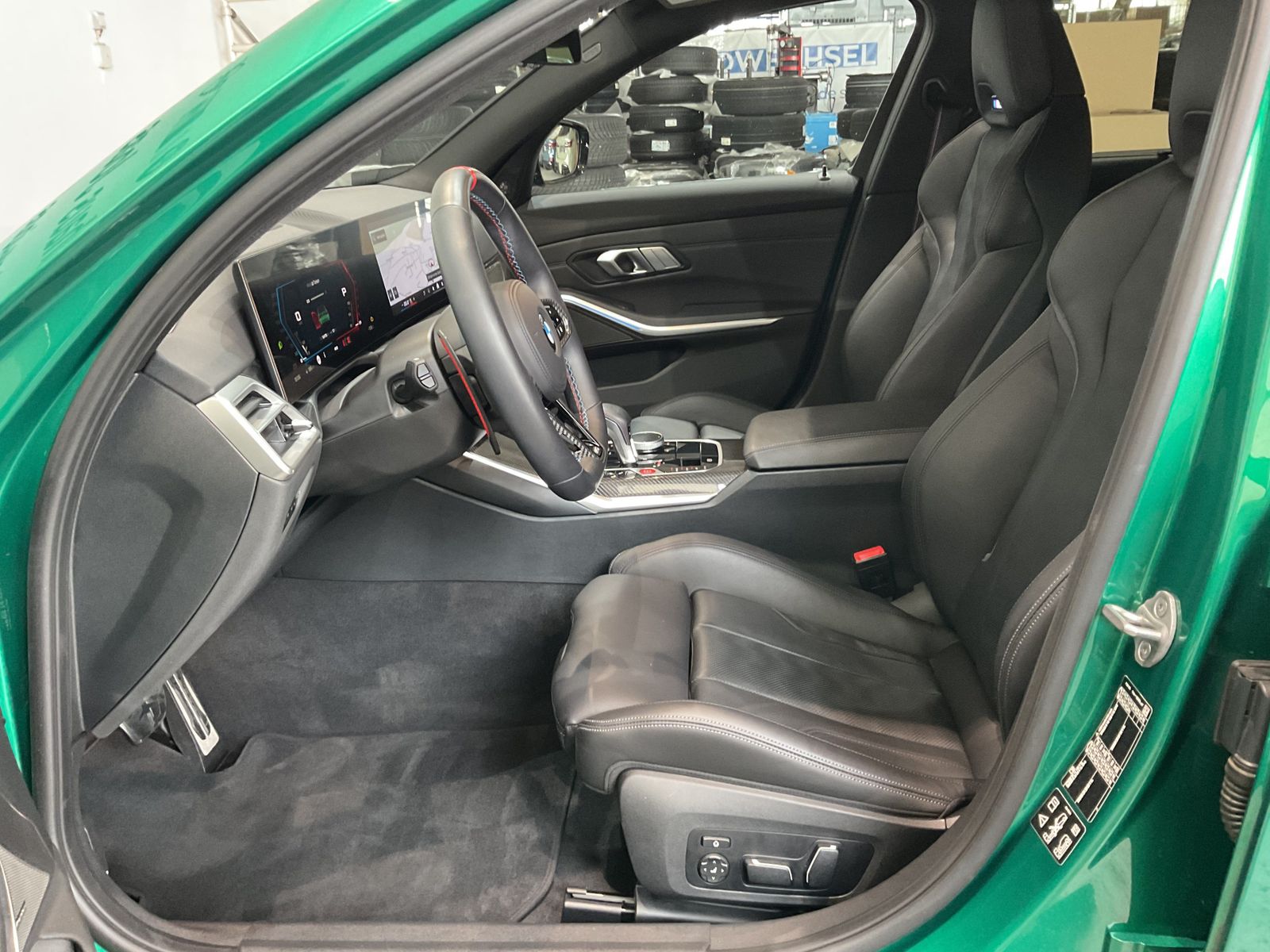 Fahrzeugeinzelansicht 11 Fahrzeugabbildung BMW M3 Competition |Sitzbelüftung |Interieurleisten