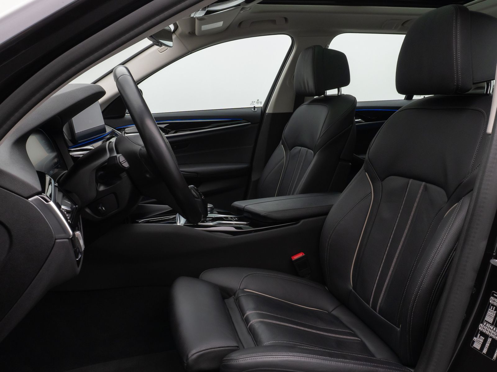 Fahrzeugabbildung BMW 530d Panorama Laser Kamera HUD DAB HiFi Komfort