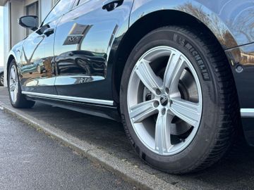 Audi A8 - 8