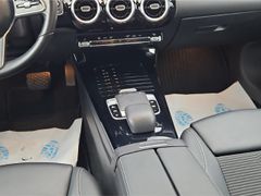 MERCEDES-BENZ CLA 200 Shooting Brake Navi Digitales Cockpit LE