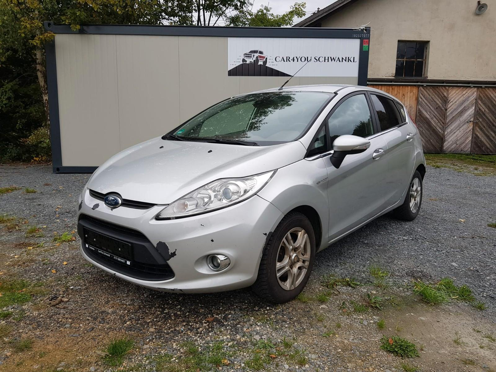 Ford Fiesta Titanium SHZ,8fach bereift,TÜV 06/26