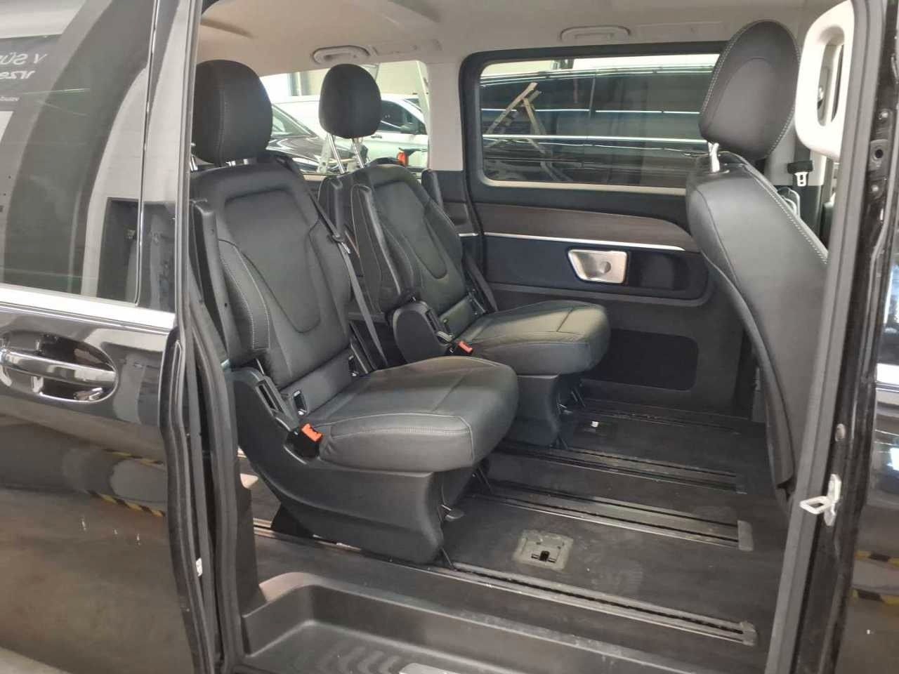 Fahrzeugabbildung Mercedes-Benz V 250 d AVA AMG AHK 2,5to DISTRONIC AIRMATIC