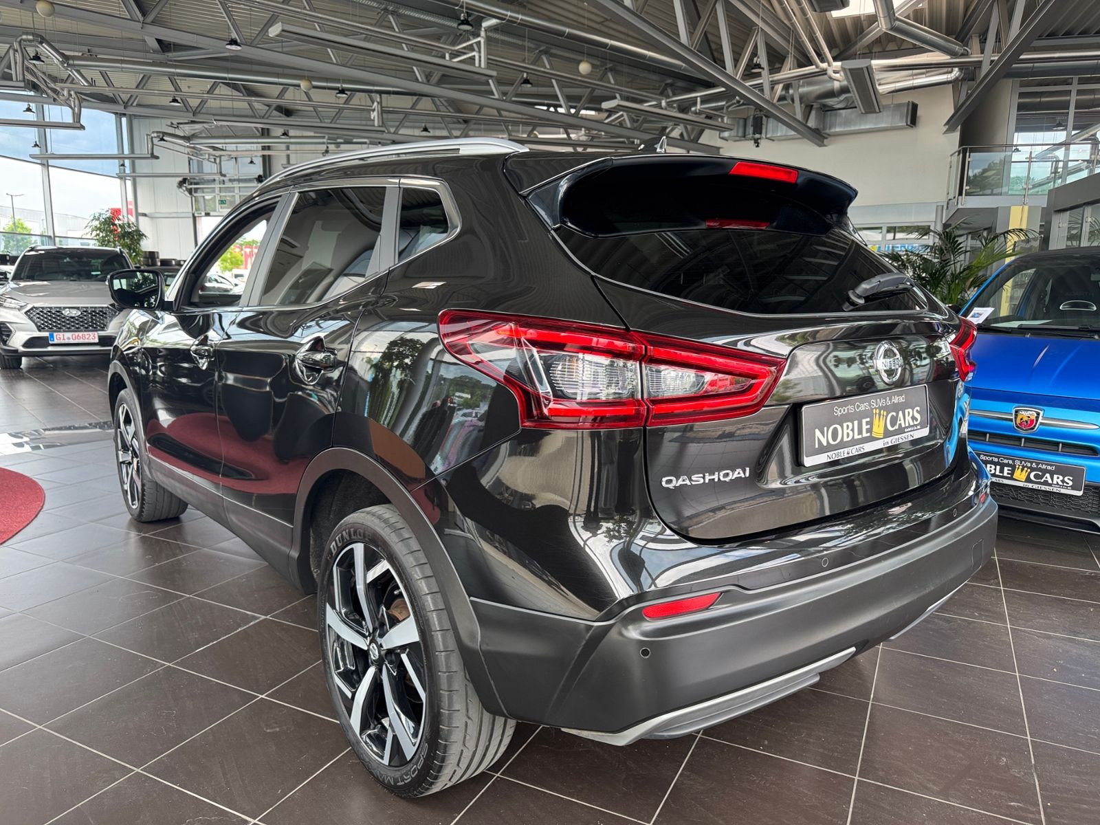 Fahrzeugabbildung Nissan Qashqai Akari PANO RFK AHK NAVI ALU