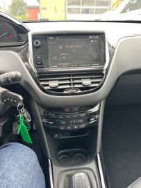Peugeot 2008 - 10