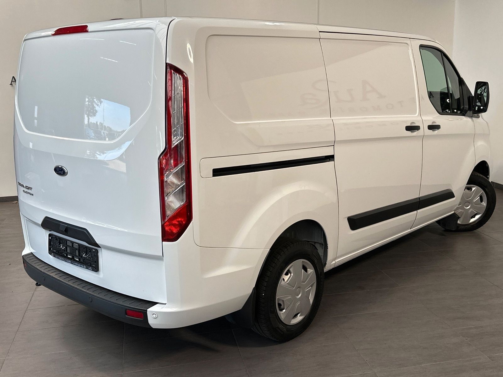 Fahrzeugabbildung Ford Transit Custom 280 L1H1 SORTIMO+NAV+KAMERA+PDC
