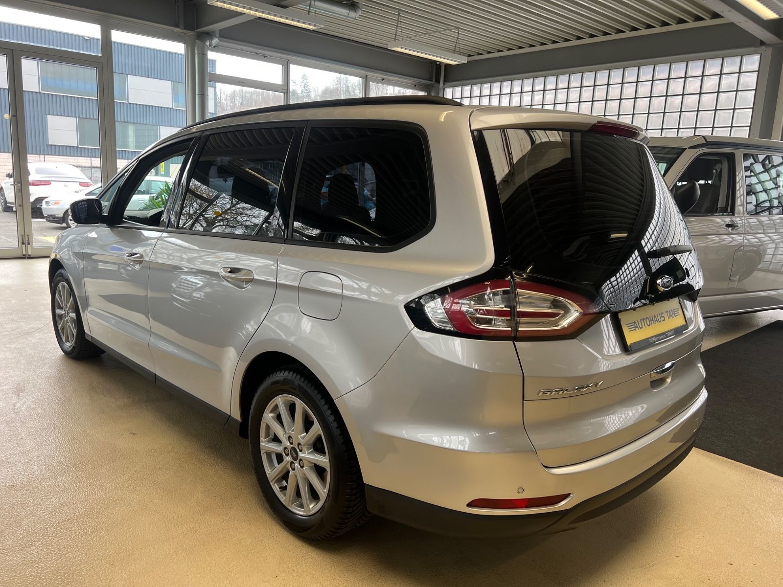 Fahrzeugabbildung Ford Galaxy 2.0 TDCI * 7.SITZER *NAVI*
