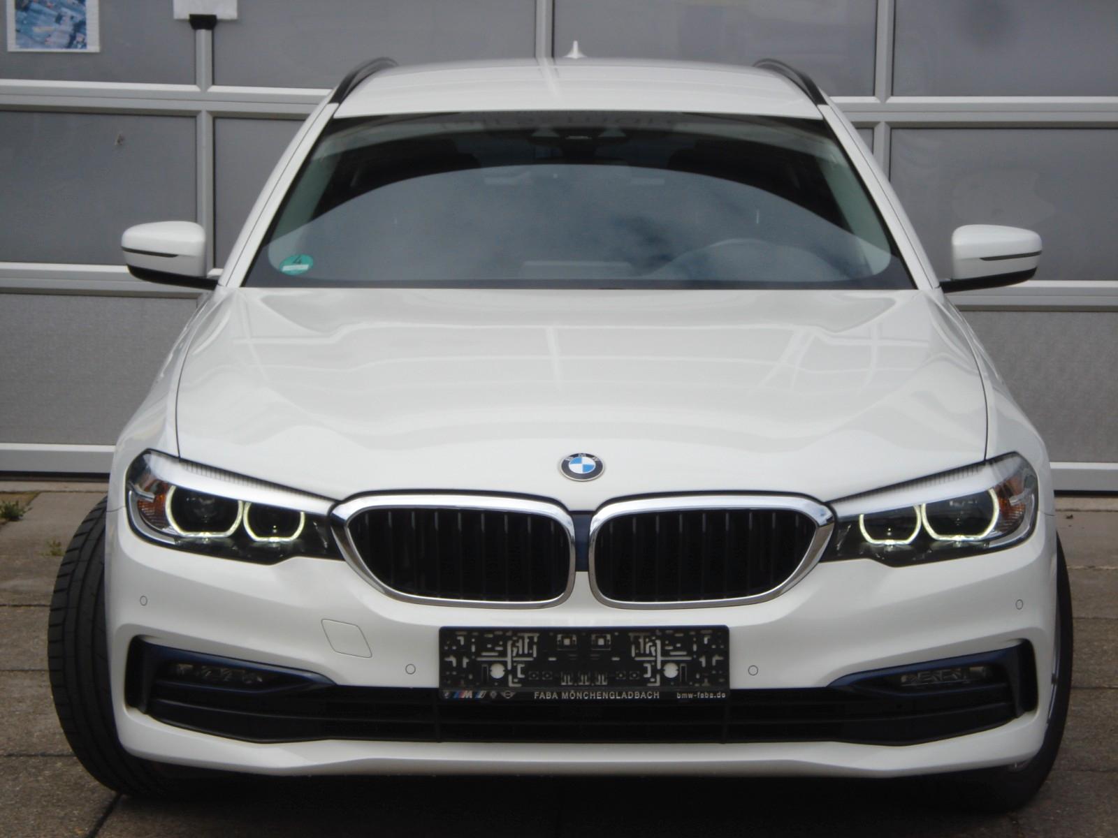 BMW 520dA Touring Sport Line Leder Navi LED PDC
