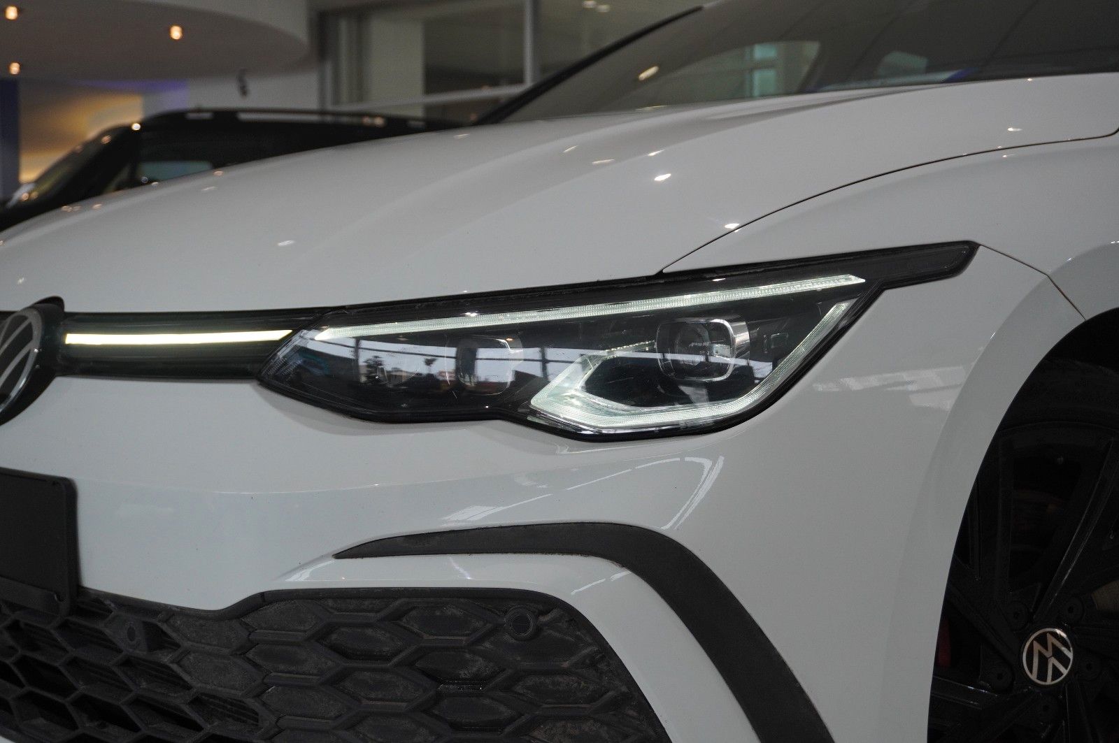 Fahrzeugabbildung Volkswagen Golf VIII Lim. 2.0 TSI GTI DSG NAVI/LED/KAMERA