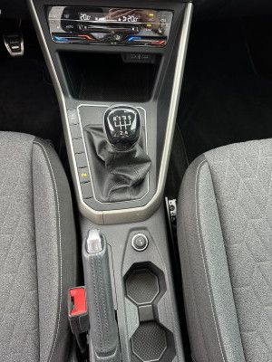 Fahrzeugabbildung Volkswagen Polo 5-Türer 1.0 TSI Move LED+CARPLAY+VCOCKPIT