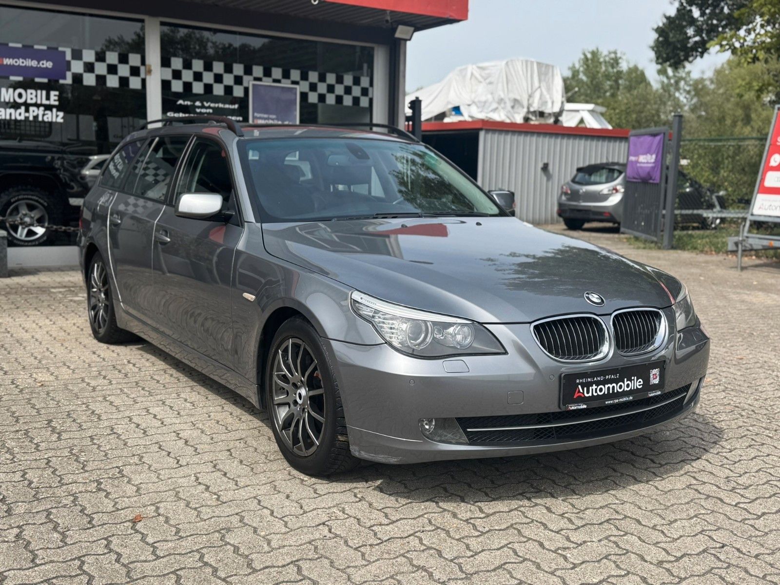 BMW BMW 530i Touring/XENON/PANO/AUTOMATIK/LEDER
