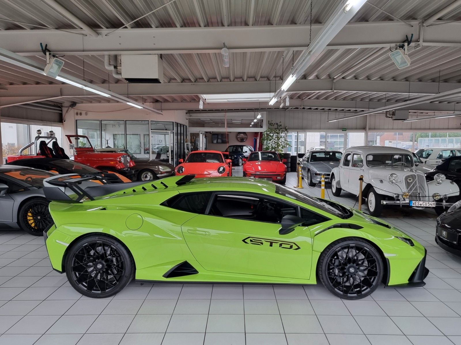 Fahrzeugabbildung Lamborghini Huracán STO/1.Hd/BRD/Lift/Temp/Kamera