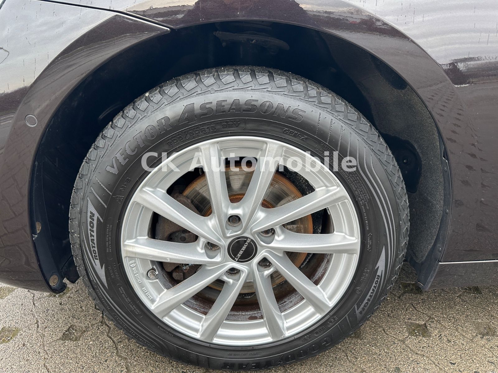 Fahrzeugabbildung BMW 218d Active Tourer Advantage/LED/SHZ/PDC