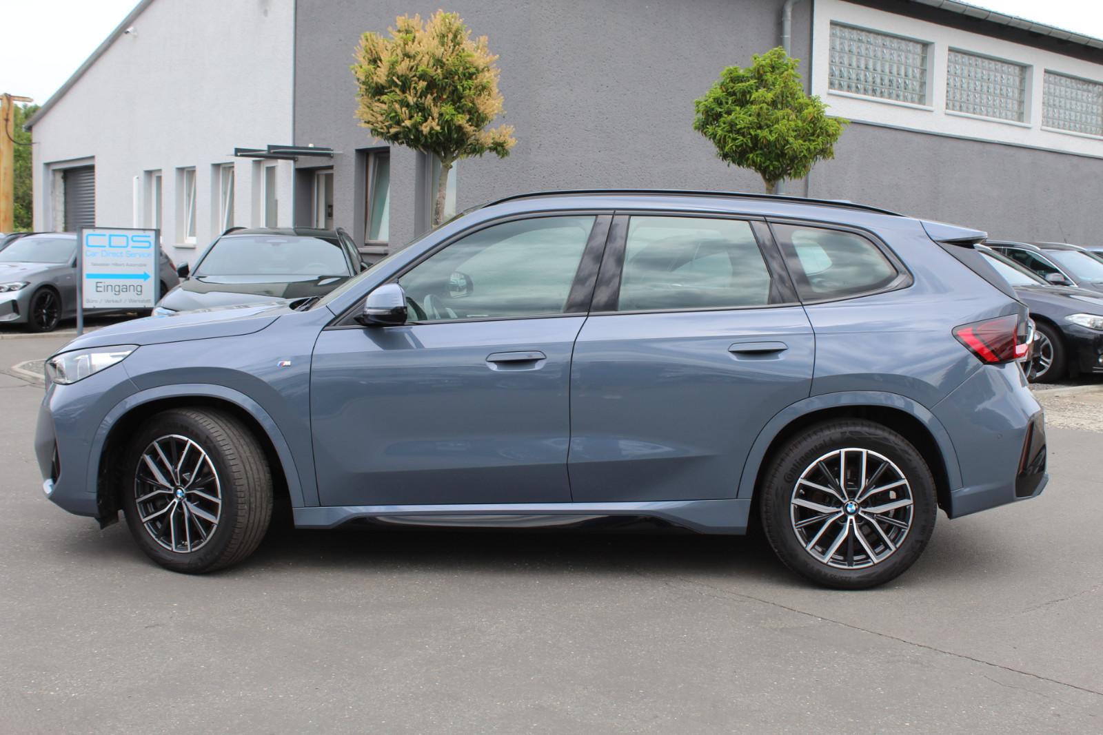 BMW X1 23 i xDrive M Sportpaket Aut. +AHK+H&K+Kamera