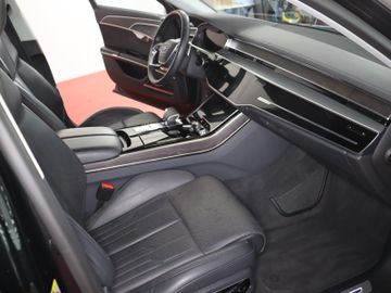 Audi A8 - 7
