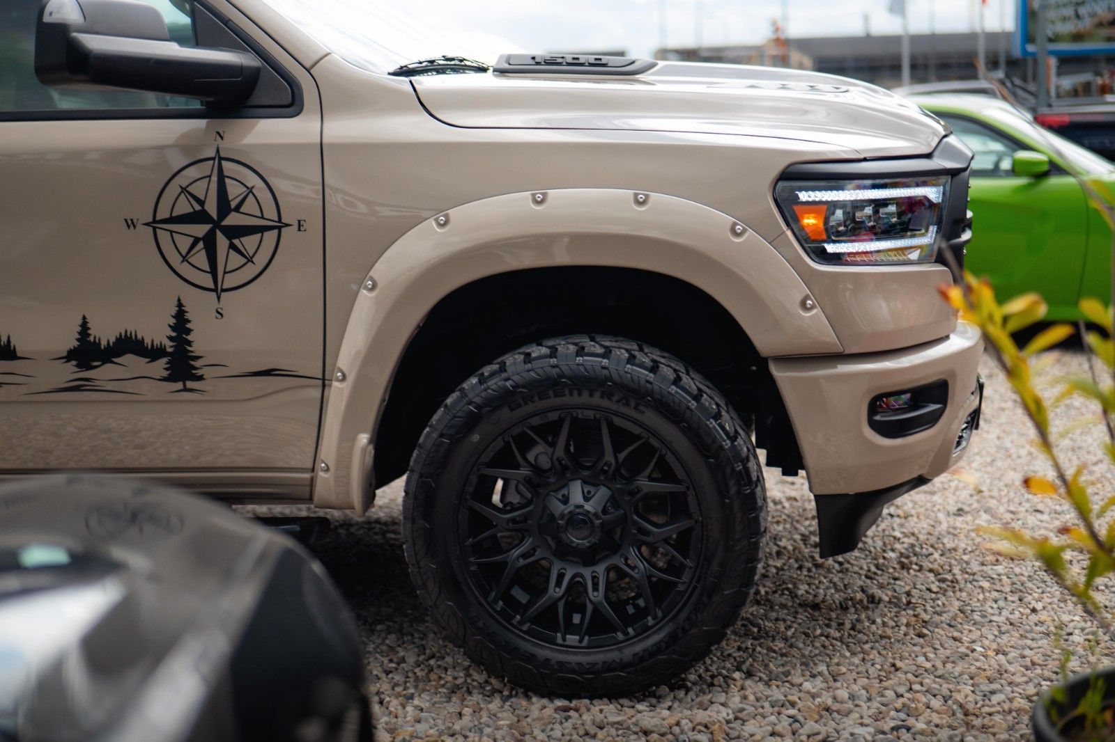 Fahrzeugabbildung Dodge RAM 5.7 V8 HEMI 4x4 ARMY STYLE Offroad LONGBED