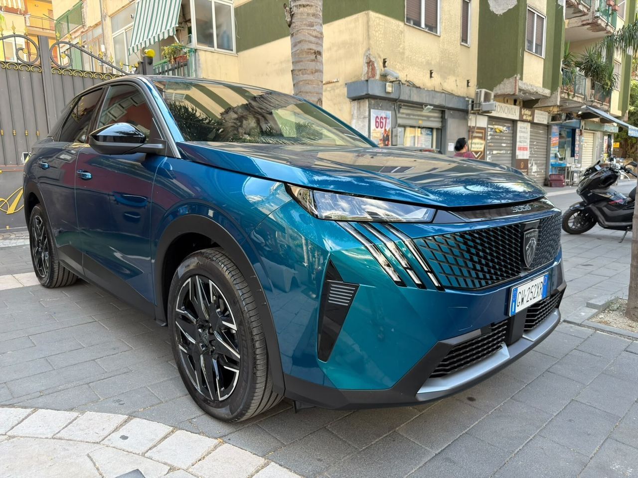 Fiat PEUGEOT 3008 DCS ALLURE S&S Hybrid imagem 3