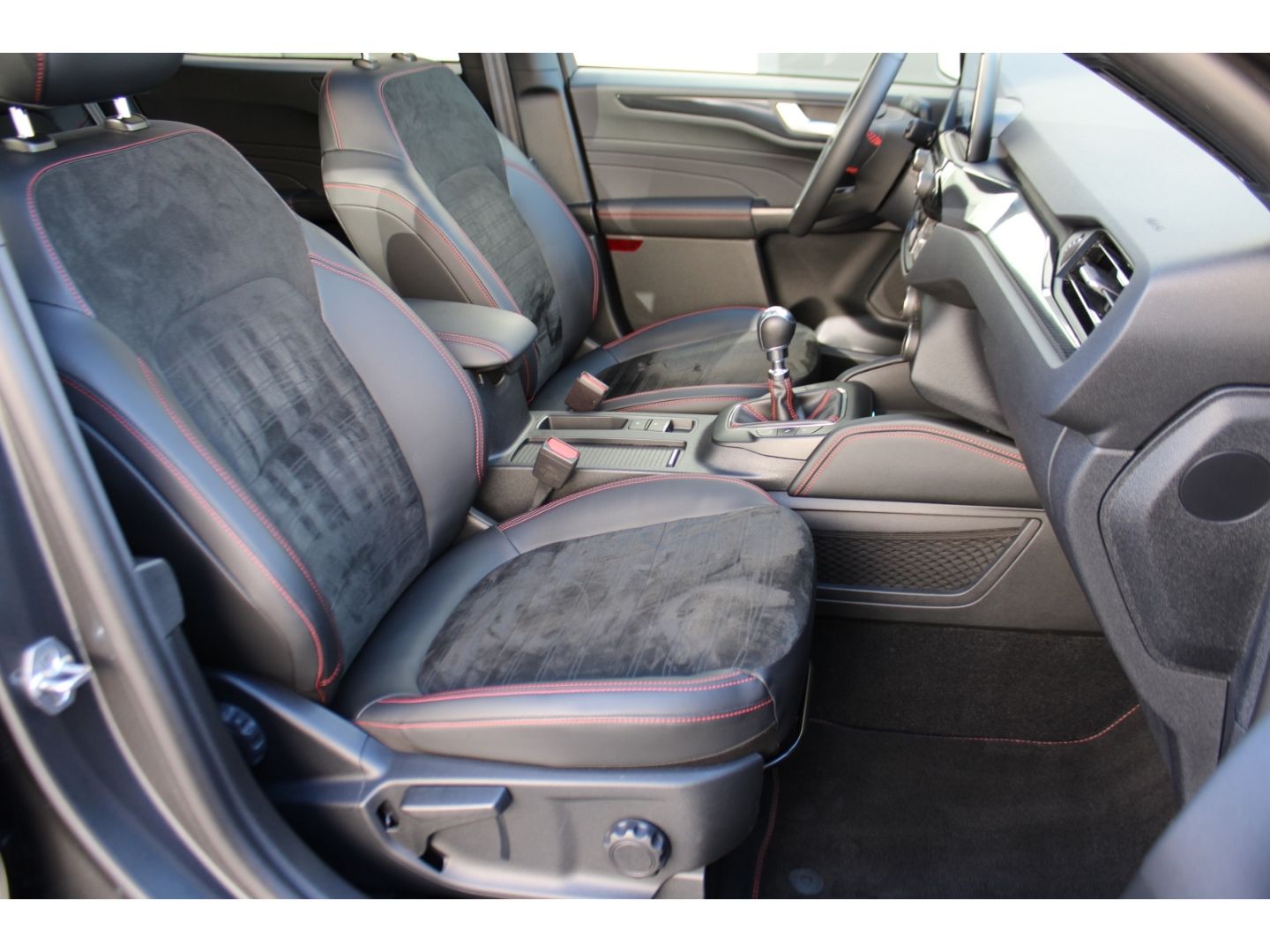 FORD Kuga 1.5 EcoBoost ST-Line X ACC LED TWA Pano AHK - Image 11