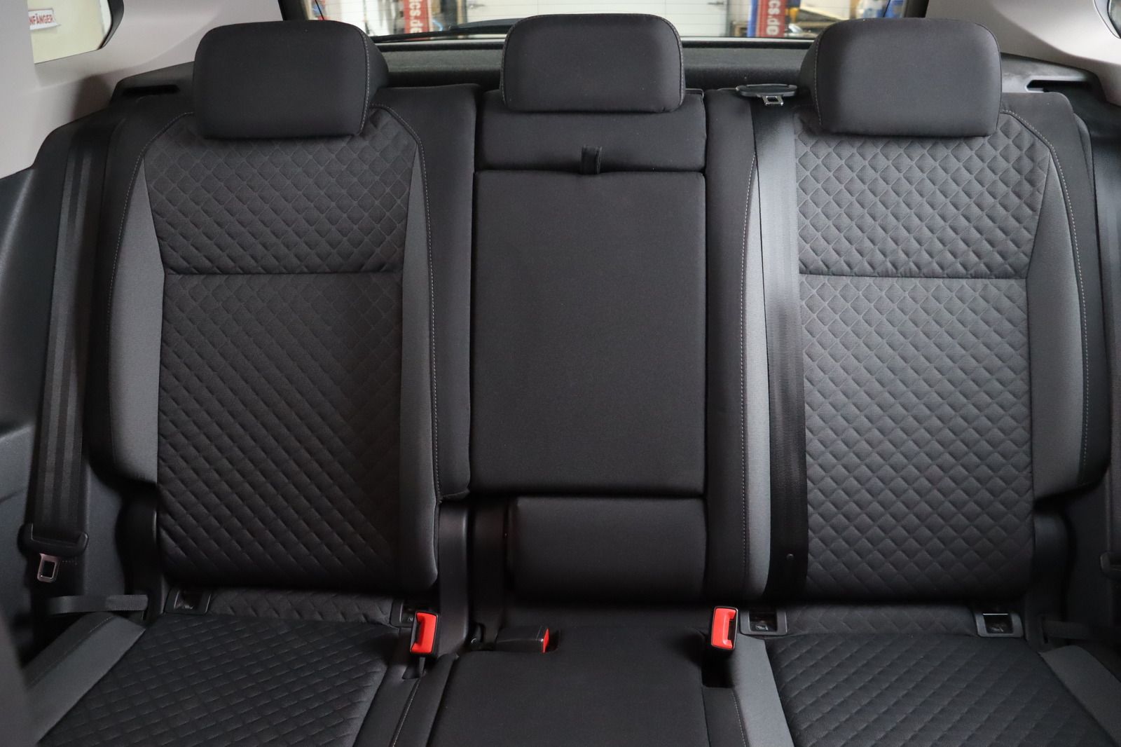 Fahrzeugabbildung Volkswagen Tiguan 4Motion 1. Hand  *Sitzhzg. * LED