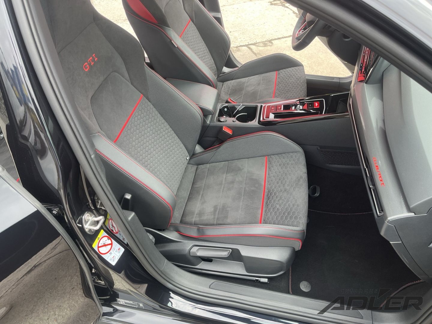 Volkswagen Golf VIII GTI Clubsport 2.0TSI PANO LHZ 8FACH AL foto 11
