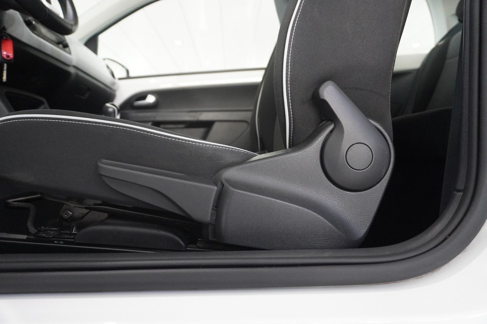 Fahrzeugabbildung SEAT Mii 1.0 MPI CHIC 3-TÜR KLIMA/PDC/USB/TEMP./AUX
